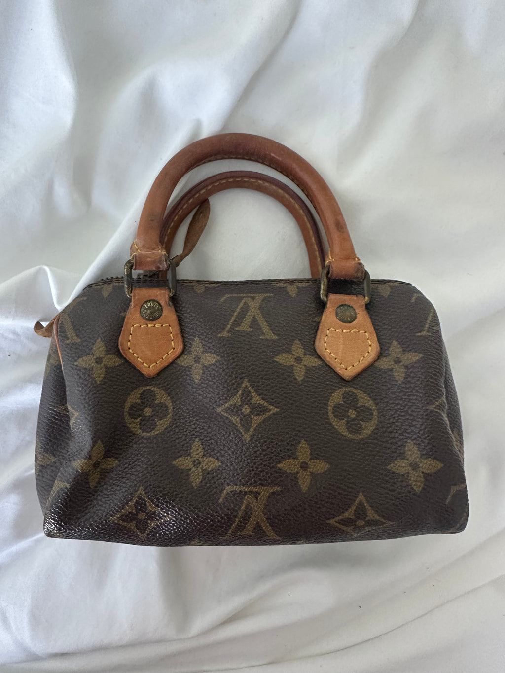 Louis Vuitton nano speedy
